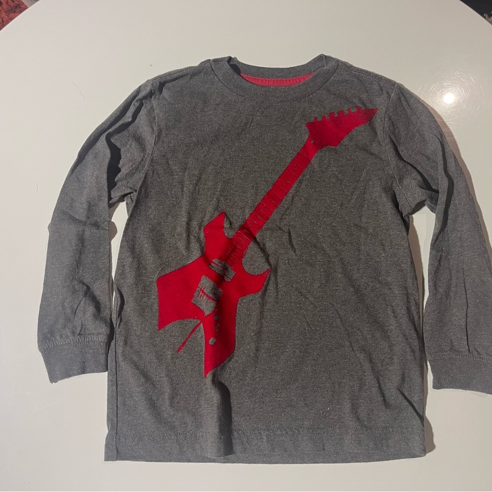 Kid’s rockstar shirt with red velvet guitar size XS (5)